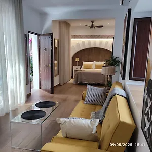 El Patio De Regina Apartment